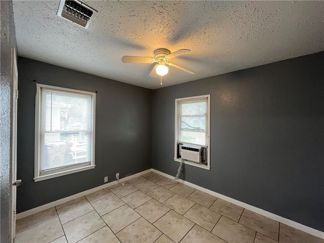 4961 Monitor St, Corpus Christi, TX 78415