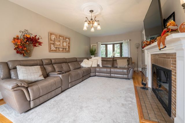 55 Akin St, Fairhaven, MA 02719