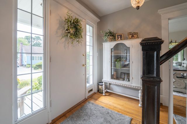 55 Akin St, Fairhaven, MA 02719