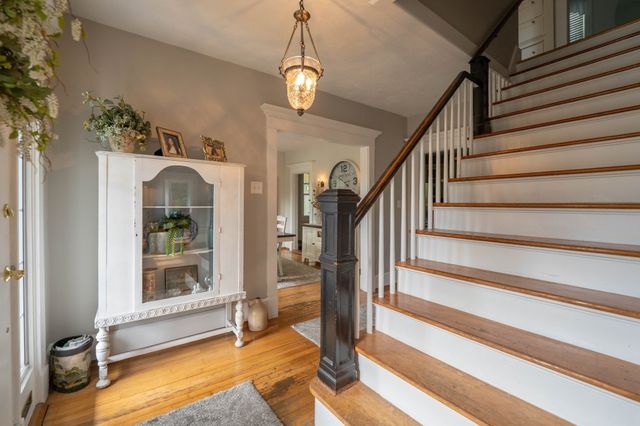 55 Akin St, Fairhaven, MA 02719