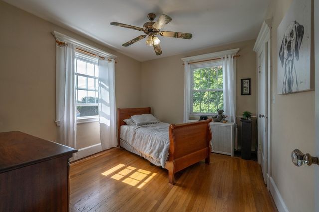 55 Akin St, Fairhaven, MA 02719