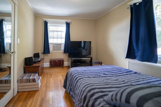 55 Akin St, Fairhaven, MA 02719