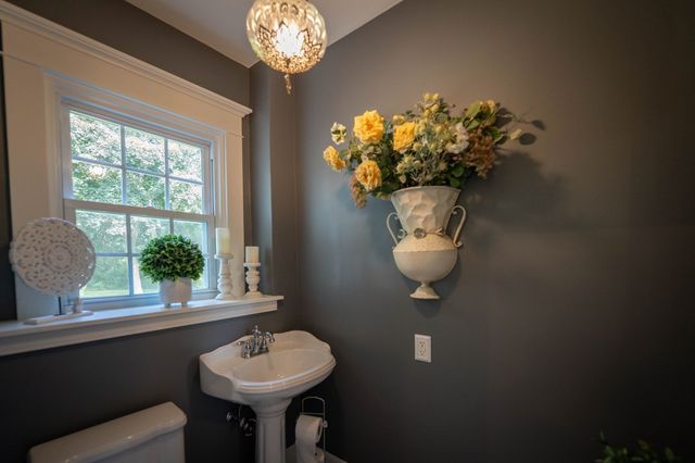 55 Akin St, Fairhaven, MA 02719
