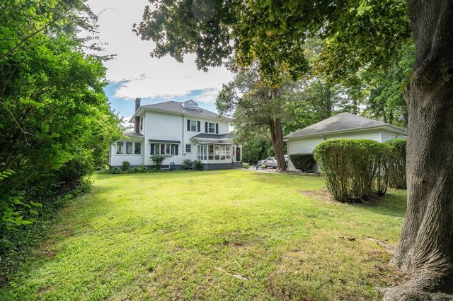 55 Akin St, Fairhaven, MA 02719