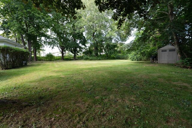 55 Akin St, Fairhaven, MA 02719