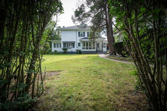 55 Akin St, Fairhaven, MA 02719