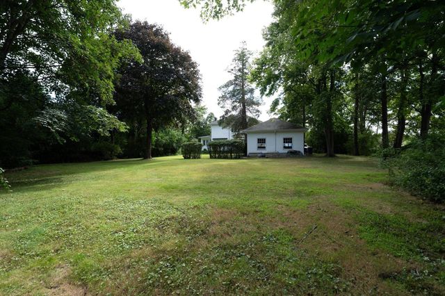 55 Akin St, Fairhaven, MA 02719