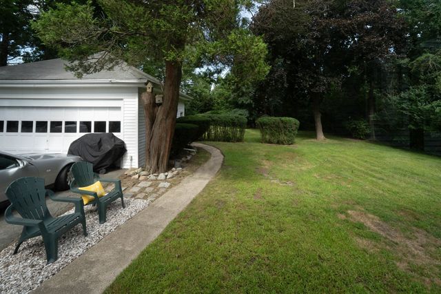 55 Akin St, Fairhaven, MA 02719