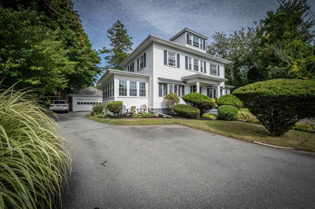 55 Akin St, Fairhaven, MA 02719