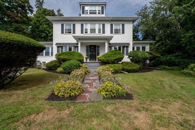 55 Akin St, Fairhaven, MA 02719