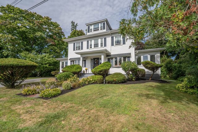 55 Akin St, Fairhaven, MA 02719