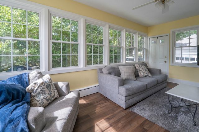 55 Akin St, Fairhaven, MA 02719