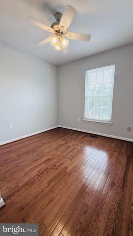 13042 HUNTERBROOK DR, Woodbridge, VA 22192