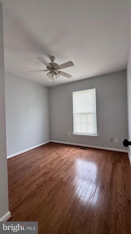 13042 HUNTERBROOK DR, Woodbridge, VA 22192