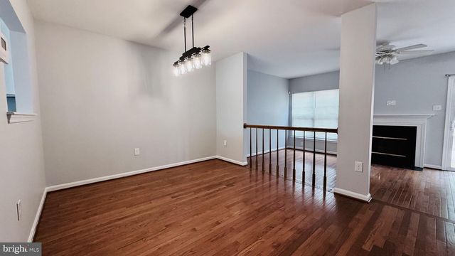 13042 HUNTERBROOK DR, Woodbridge, VA 22192