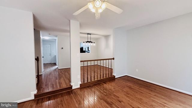 13042 HUNTERBROOK DR, Woodbridge, VA 22192