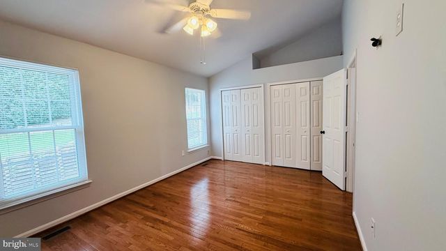 13042 HUNTERBROOK DR, Woodbridge, VA 22192