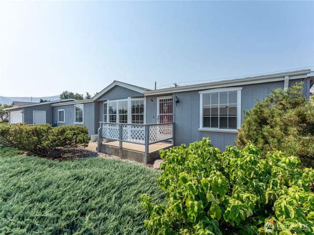 914 Meadowridge Dr., Wenatchee, WA 98801