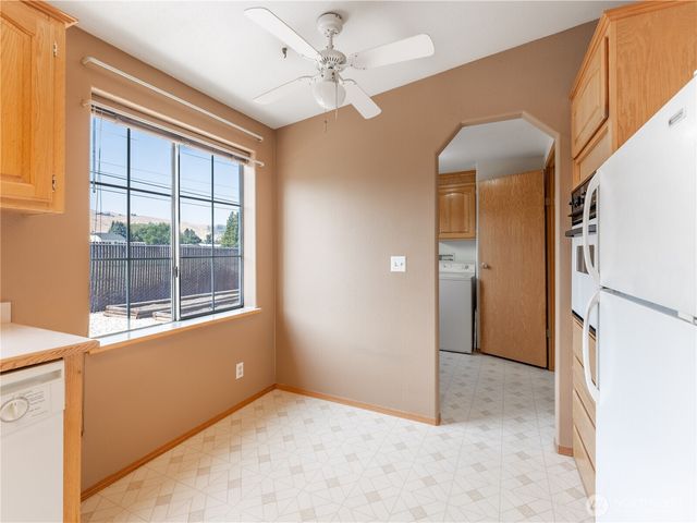 914 Meadowridge Dr., Wenatchee, WA 98801