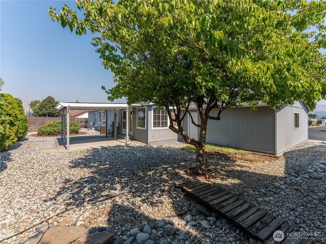 914 Meadowridge Dr., Wenatchee, WA 98801