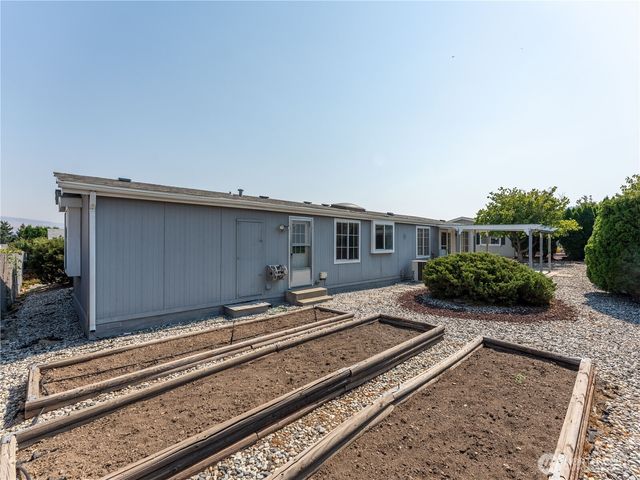 914 Meadowridge Dr., Wenatchee, WA 98801