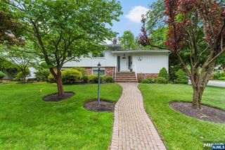 192 Jenkins Drive, Englewood Cliffs, NJ 07632
