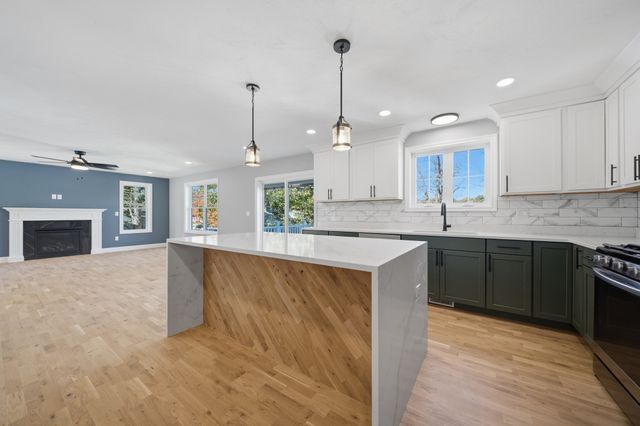 38 Bell, Nashua, NH 03064