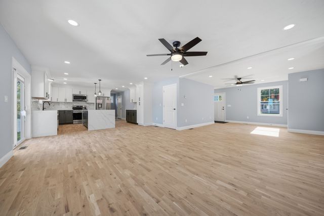 38 Bell, Nashua, NH 03064