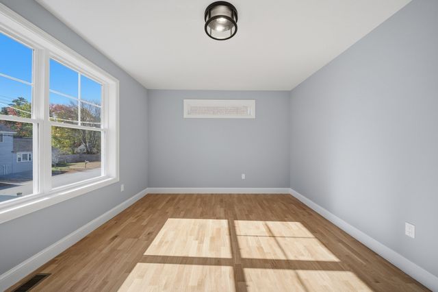 38 Bell, Nashua, NH 03064