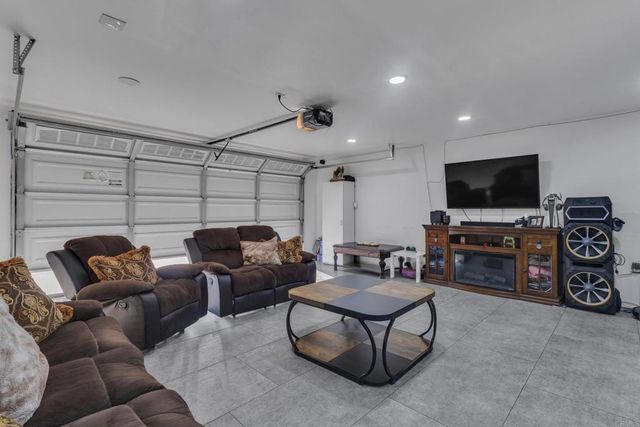 133 N Stephanie Ln, El Cajon, CA 92019