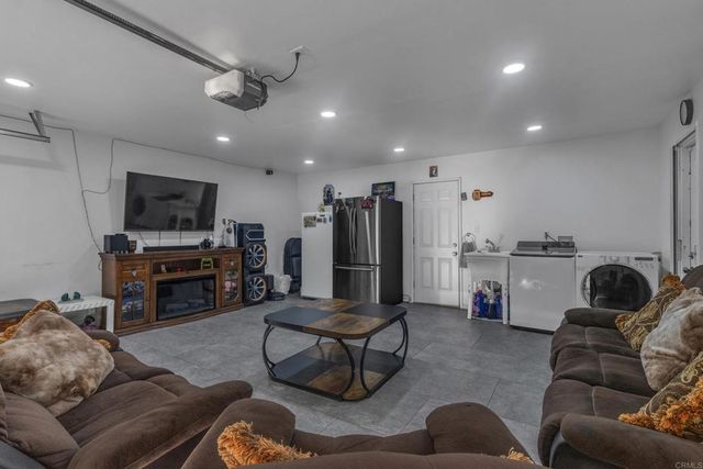 133 N Stephanie Ln, El Cajon, CA 92019