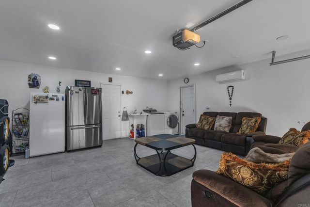 133 N Stephanie Ln, El Cajon, CA 92019