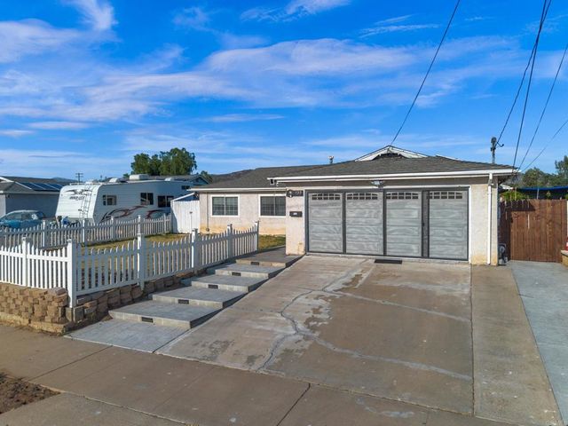 133 N Stephanie Ln, El Cajon, CA 92019