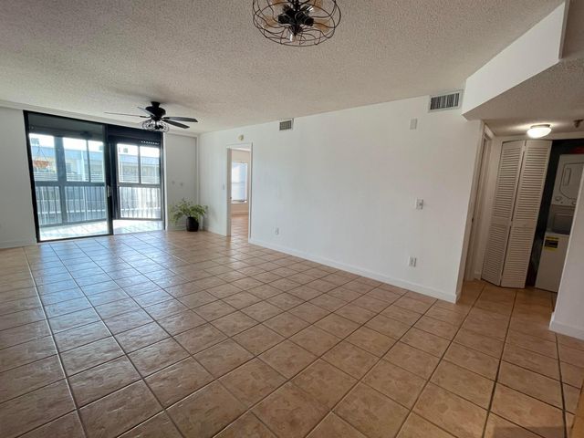 896 N Federal Highway 431, Lantana, FL 33462