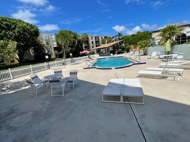 896 N Federal Highway 431, Lantana, FL 33462