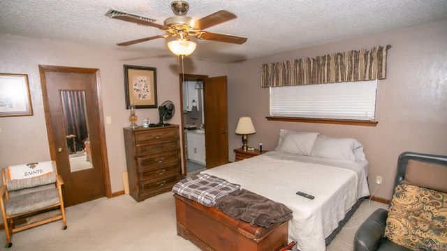 242 W Victoria Woods St, Waskom, TX 75692
