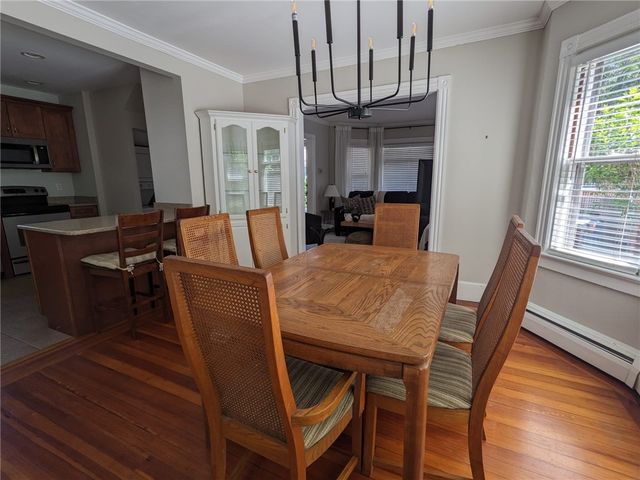 16 Dartmouth Street, Newport, RI 02840