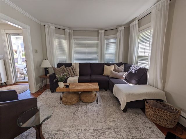 16 Dartmouth Street, Newport, RI 02840