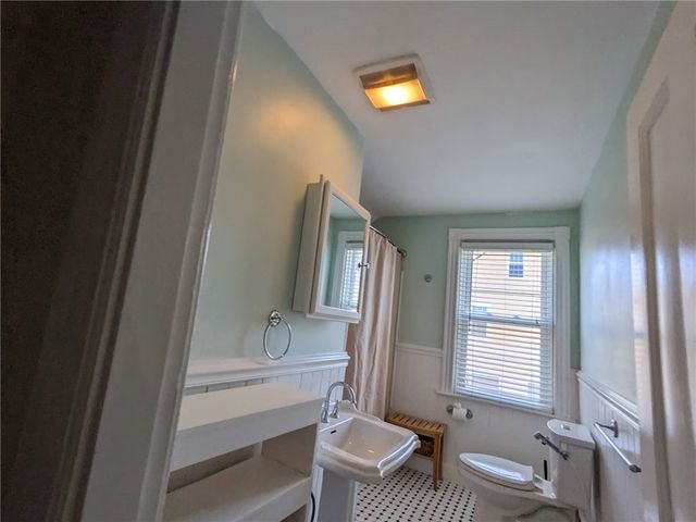 16 Dartmouth Street, Newport, RI 02840