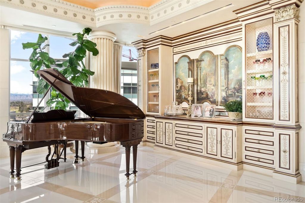 Image 7 of property listing at 100 Detroit Street 701, Denver, CO 80206