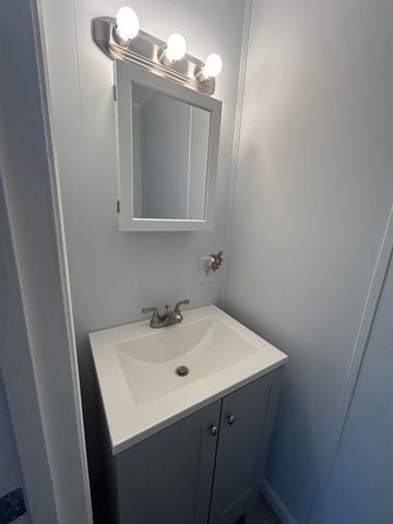 609 Sherwood Glen, Somersworth, NH 03878