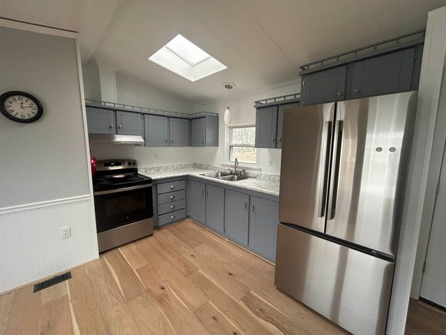 609 Sherwood Glen, Somersworth, NH 03878