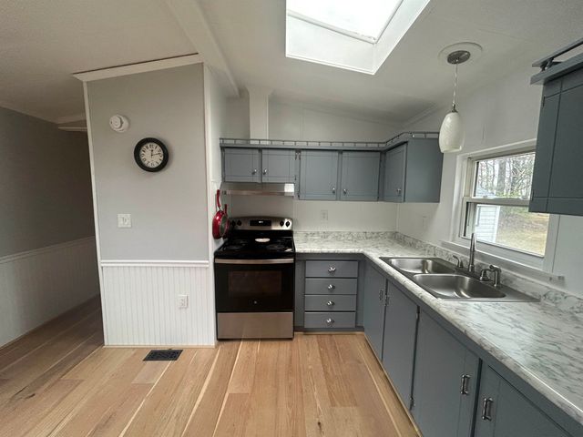 609 Sherwood Glen, Somersworth, NH 03878