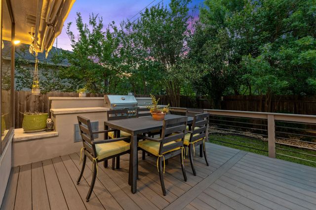 5336 Moon Shadow DR, Austin, TX 78735