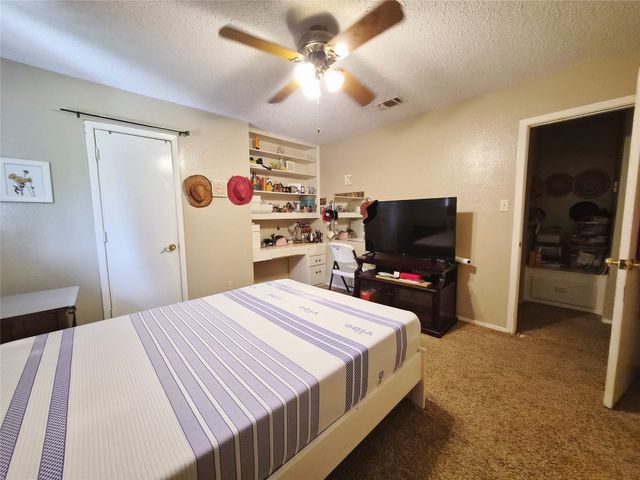 3529 Kelvin Avenue, Fort Worth, TX 76133