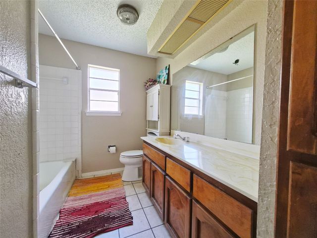 3529 Kelvin Avenue, Fort Worth, TX 76133