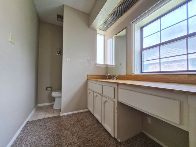 3529 Kelvin Avenue, Fort Worth, TX 76133