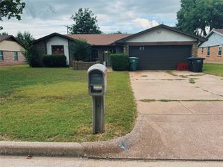 3529 Kelvin Avenue, Fort Worth, TX 76133
