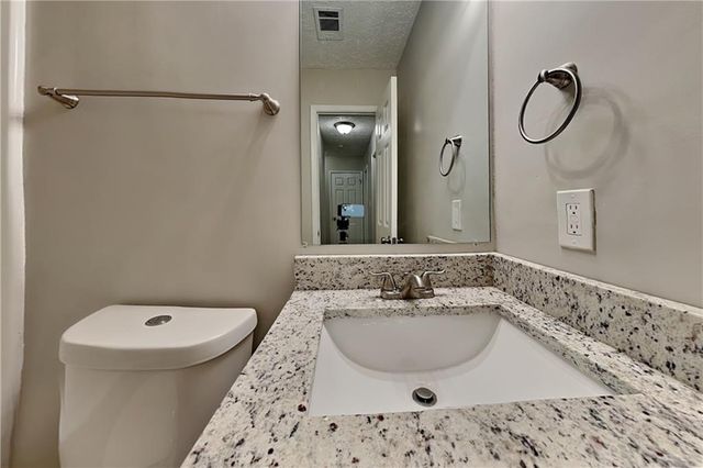 2075 Pinella Drive, Grayson, GA 30017