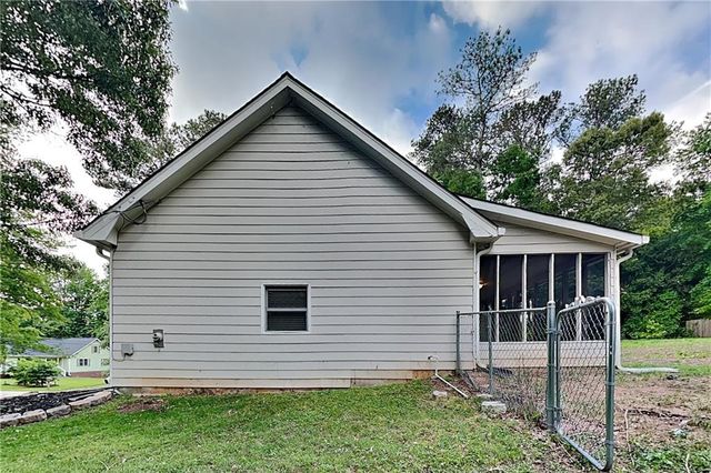 2075 Pinella Drive, Grayson, GA 30017